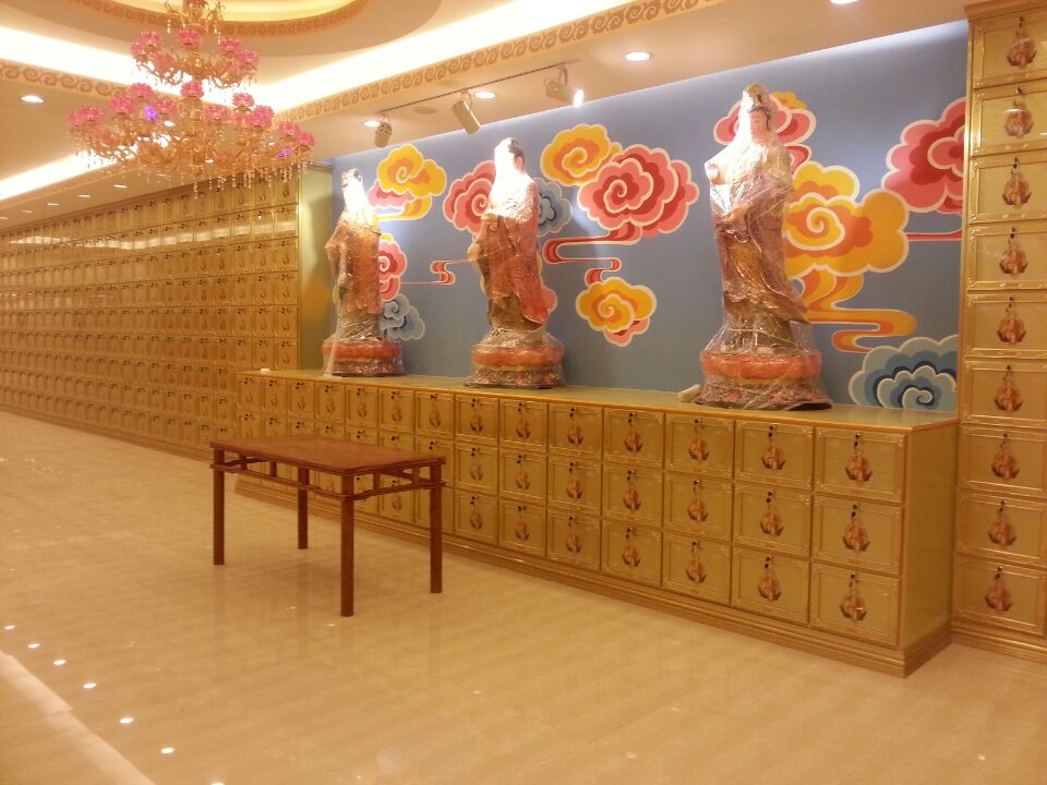 长青公墓万年堂骨灰穴位架